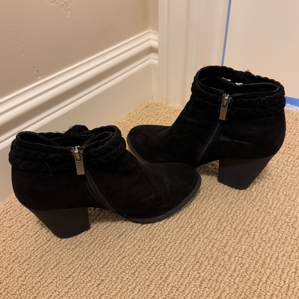 Fringe Ankle Bootz - Picture 4 of 8
